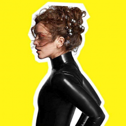 Rae Morris - Someone out...
